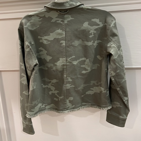 LIKE NEW ISAAC MIZRAHI LIVE! True Denim Printed Fringe Hem Jacket.  Size XS - Picture 12 of 14